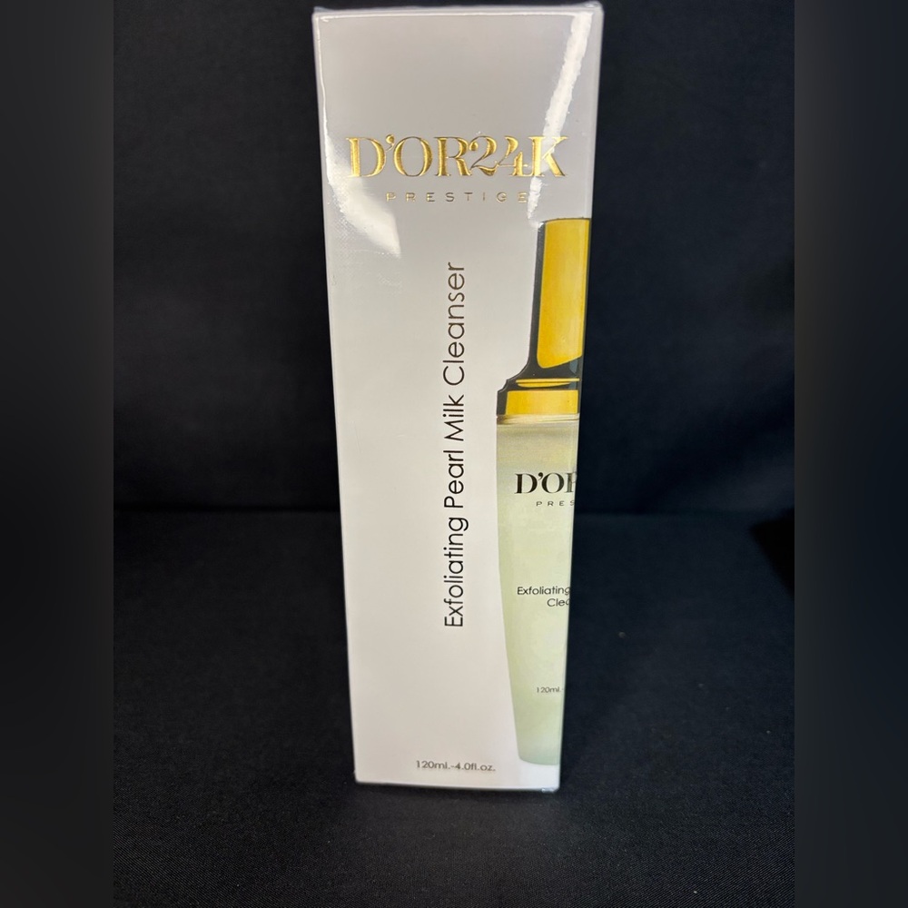 Prestige Exfoliating Pearl Milk Cleanser - Gold and White